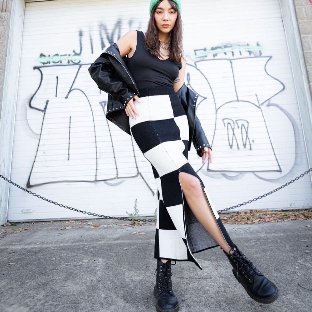 ShopModaB “This Skirt is My Personality” checkered black + white, small